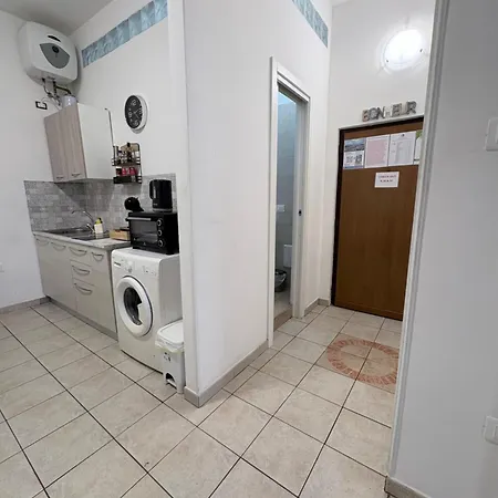 Newhouse Class 2 Apartment